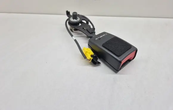 Mercedes-Benz A W169 Rear seatbelt buckle 1698603169