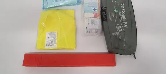 Nissan Juke I F15 First aid kit 