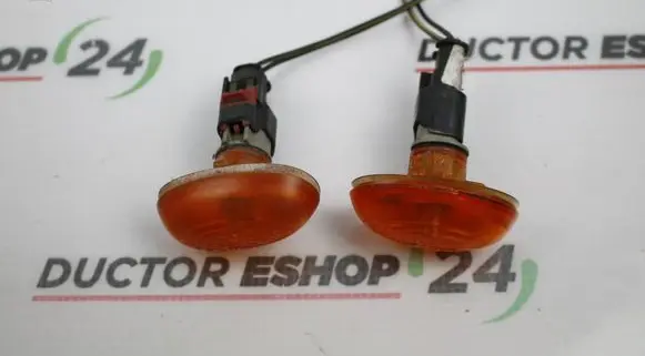 Jeep Cherokee Front fender indicator light