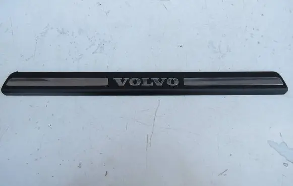Volvo XC70 Front sill trim cover 8659960