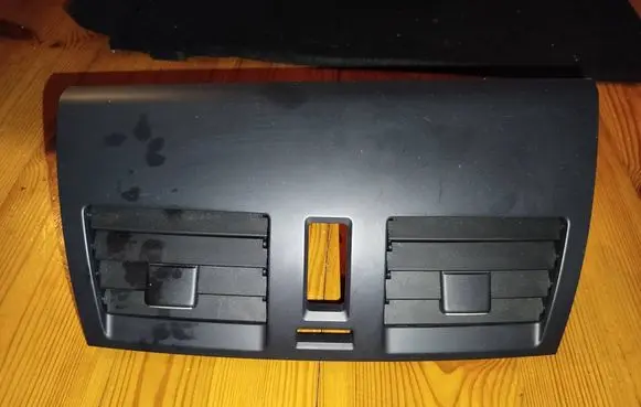 Mazda 3 II Dash center air vent grill BDG755211