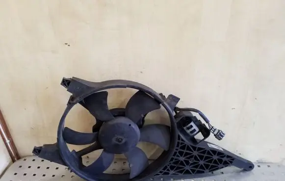 Nissan Pathfinder R51 Radiator cooling fan shroud ETP11823 92120EB400