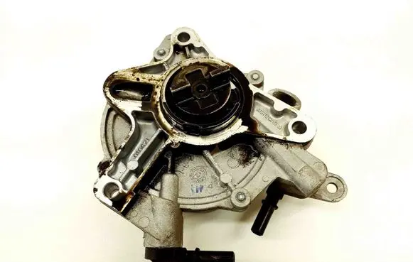 Ford Kuga II Vacuum pump 13T3131704 7021390500
