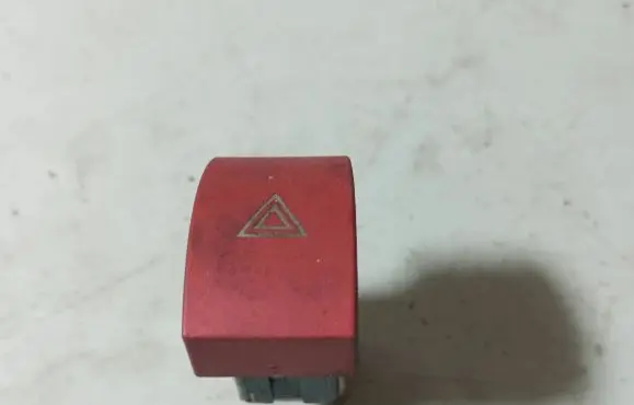 Skoda Octavia Mk2 (1Z) Hazard light switch 1Z0953235A