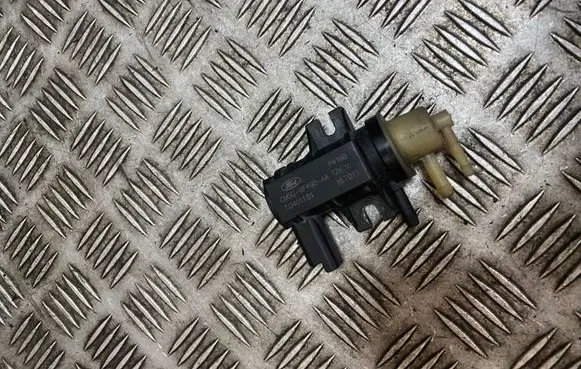 Ford B-MAX Valve vacuum CM5G9F490AA