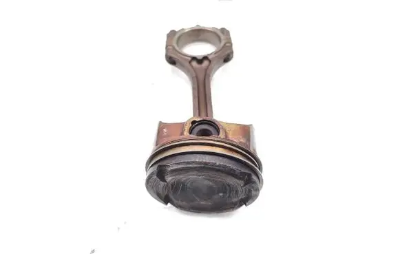 KIA Sportage Piston with connecting rod G4FJ