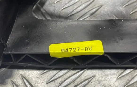 Toyota Avensis T250 Gear shifter/selector 04727AV