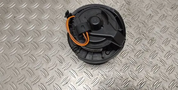 Toyota Aygo AB40 Heater fan/blower T918262