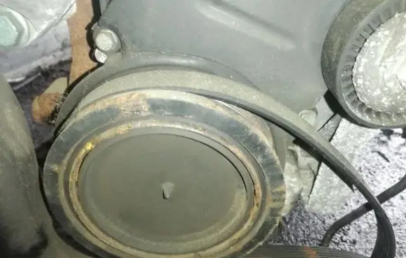 Volkswagen Golf V Crankshaft pulley