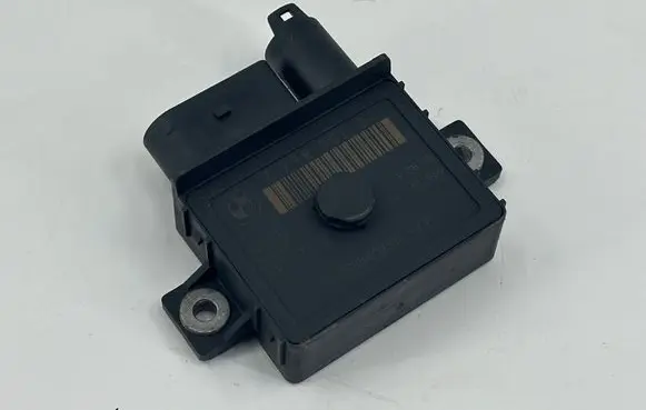 BMW 5 E60 E61 Glow plug pre-heat relay 7798000 12217798000 8591723