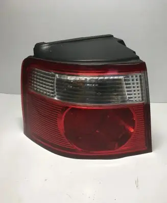 KIA Carens I Rear/tail lights