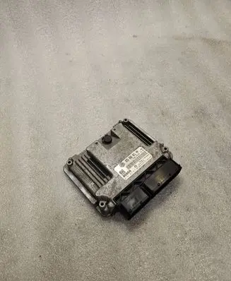 Volkswagen Touran I Engine control unit/module 03G906021HN 1039S15633 0281013617