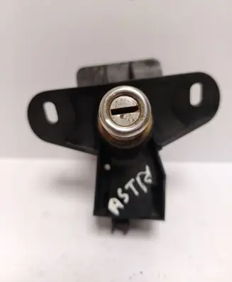 Loading door lock