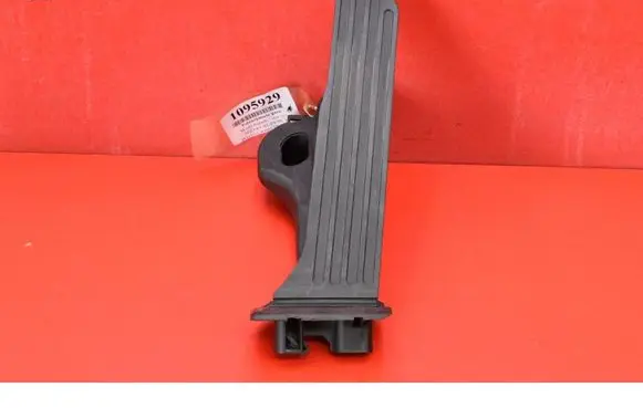 Skoda Superb B6 (3T) Accelerator throttle pedal 1K1723503AA