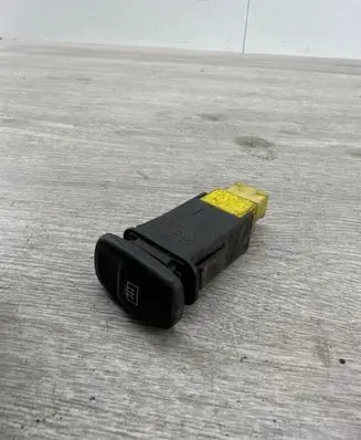 KIA Sportage Windscreen/window heater switch