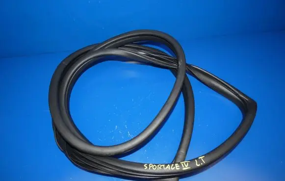 KIA Sportage Rubber seal rear door 