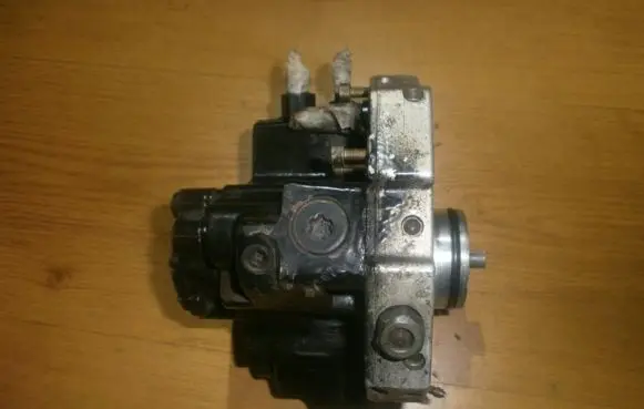 Volvo S80 Fuel injection high pressure pump 0445010043 8642778