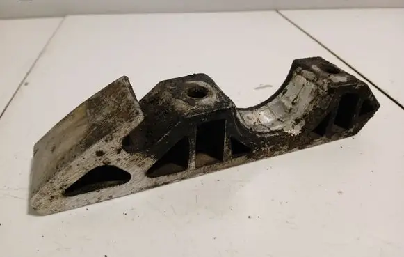 Audi Q7 4L Sway bar bush bracket, front 7L0411063B