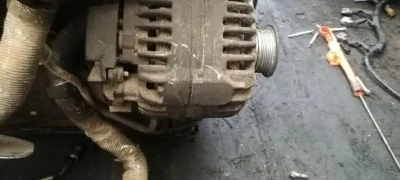 Opel Zafira A Generator/alternator 90561168 0124415005