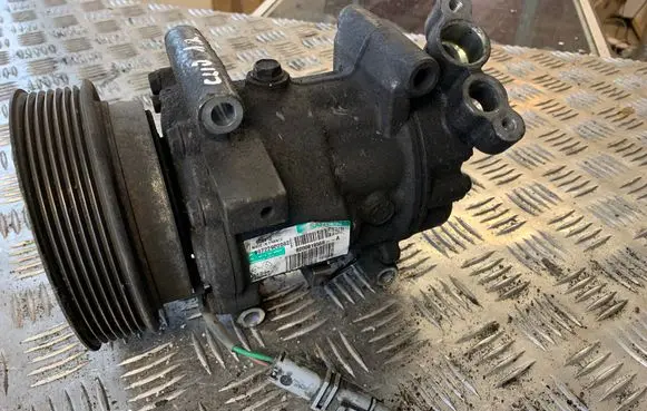 Renault Clio III Air conditioning (A/C) compressor (pump) 8200819568