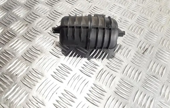 Vacuum air tank