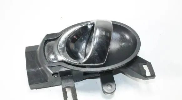 Nissan Juke I F15 Rear door interior handle