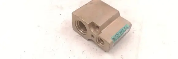 Volkswagen PASSAT B4 Air conditioning (A/C) expansion valve 357820103C 4695128 130229
