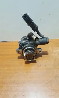 Isuzu Trooper Power steering pump