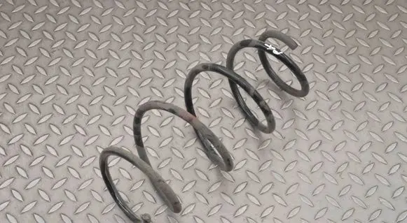 Toyota Prius (XW30) Front coil spring