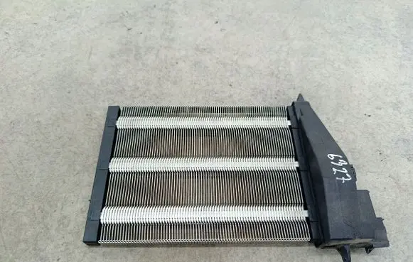 Volkswagen Golf V Air conditioning (A/C) radiator (interior) 1K0963235E