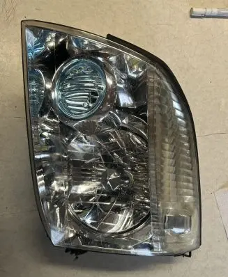 Nissan X-Trail T30 Headlight/headlamp