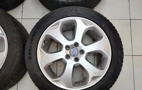 Volvo XC60 R18 carbon fiber rim 31200371