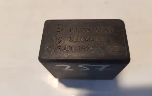 Mercedes-Benz E W123 Window wiper relay 1238210063
