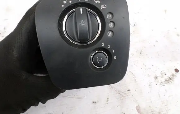 Mercedes-Benz CLS C219 Light switch A2195450604