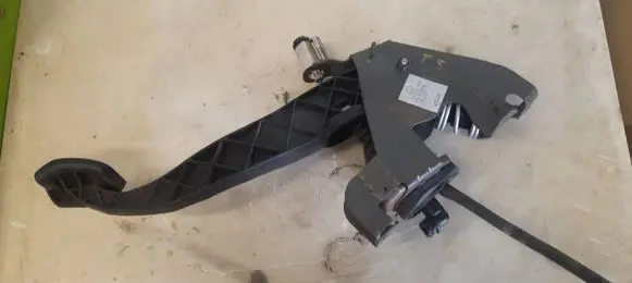 Volkswagen Transporter - Caravelle T5 Clutch pedal 7H1721059K 0760769