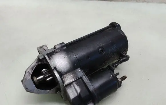 Volkswagen PASSAT B5 Starter motor