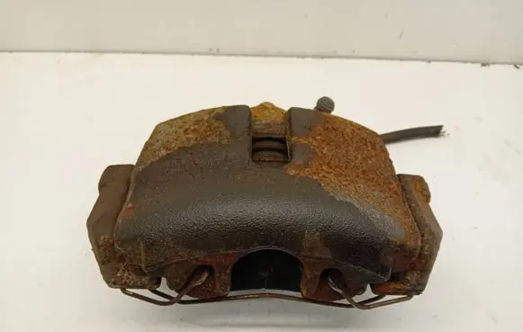 Volkswagen Jetta V Front brake caliper