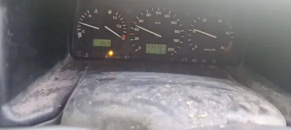 Speedometer (instrument cluster)