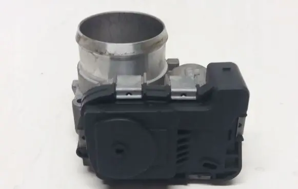 Volkswagen Touran II Throttle valve 03C133062AA