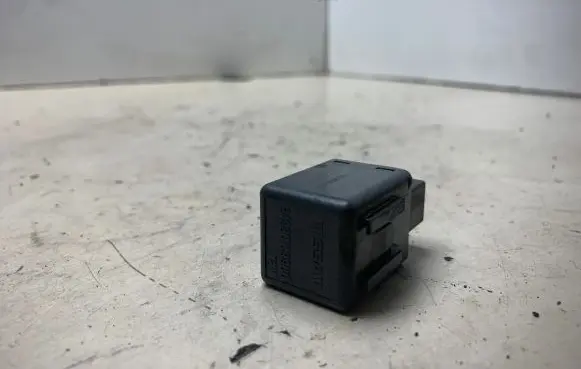 Nissan X-Trail T30 Other relay 24330C9900
