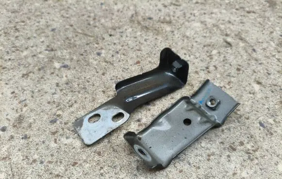 Audi Q5 SQ5 FY Fender mounting bracket 80A821471