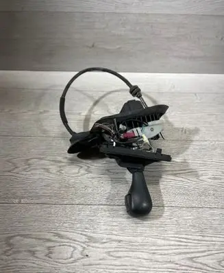 BMW 3 E46 Gear shifter/selector 7515261