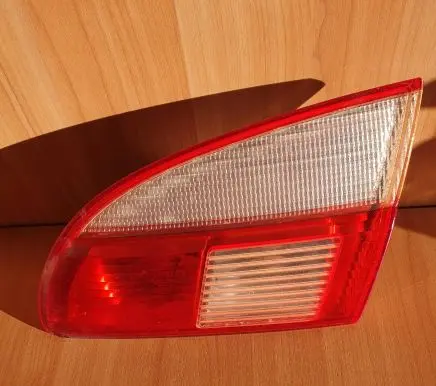 Toyota Avensis T220 Tailgate rear/tail lights 89022025 171001 E022