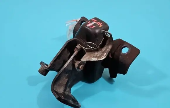 Isuzu D-Max Gearbox mounting bracket IMPRK1363891