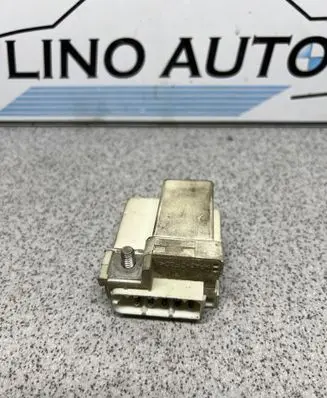 BMW 3 E46 Glow plug pre-heat relay 2247664