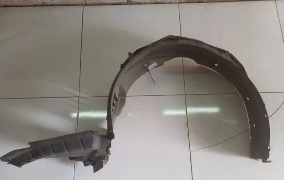 Toyota Avensis T250 Front wheel arch liner splash guards