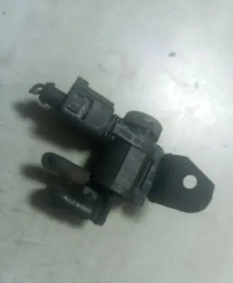 Volkswagen PASSAT B6 Turbo solenoid valve 1J0906283C