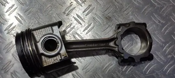 Nissan Almera N16 Piston with connecting rod