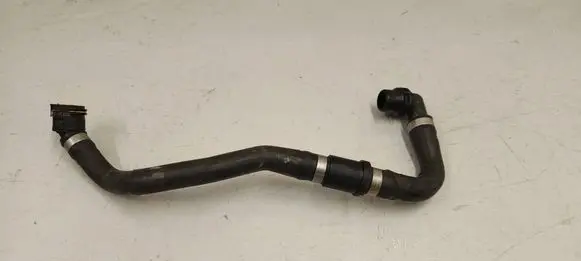 Engine coolant pipe/hose