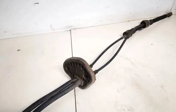 Renault Laguna III Gear shift cable linkage 9613100t